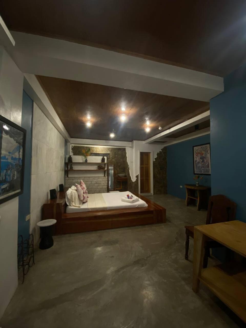 Bed and Breakfast Stone Creek House Romblon Номер фото