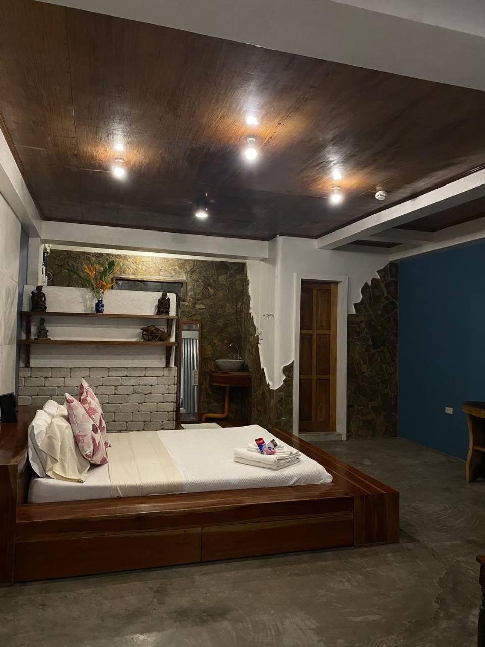 Bed and Breakfast Stone Creek House Romblon Экстерьер фото